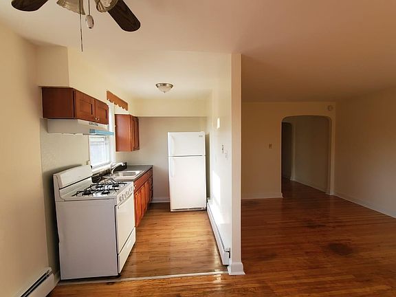 4th image of 31 E La Crosse Ave #2