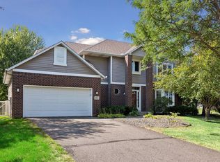 3925 Urbandale Ln N, Plymouth, MN 55446