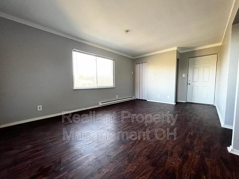 2nd image of 1733 Grand Ave #1