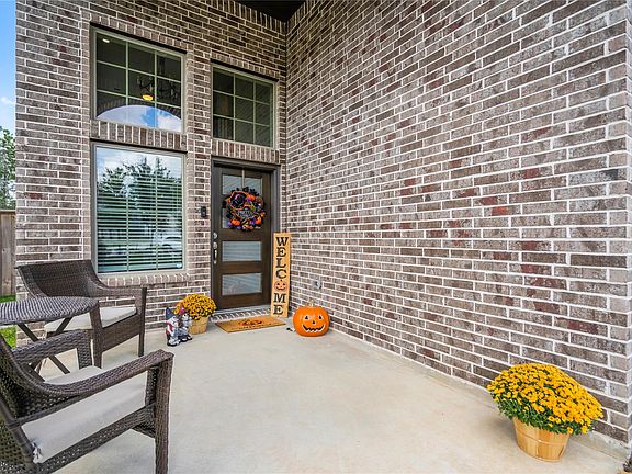 3rd image of 112 Sugar Peak Ct