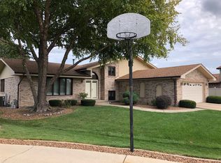8306 Richards Ct, Tinley Park, IL