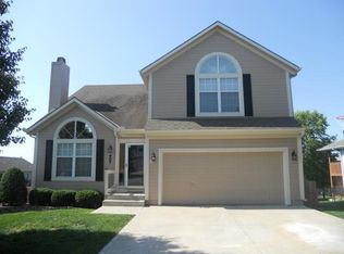 407 W Preakness Dr, Raymore, MO 64083