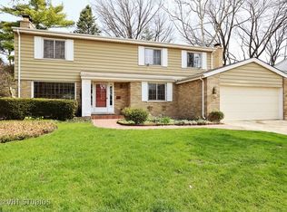 125 N Gibbons Ave, Arlington Heights, IL 60004