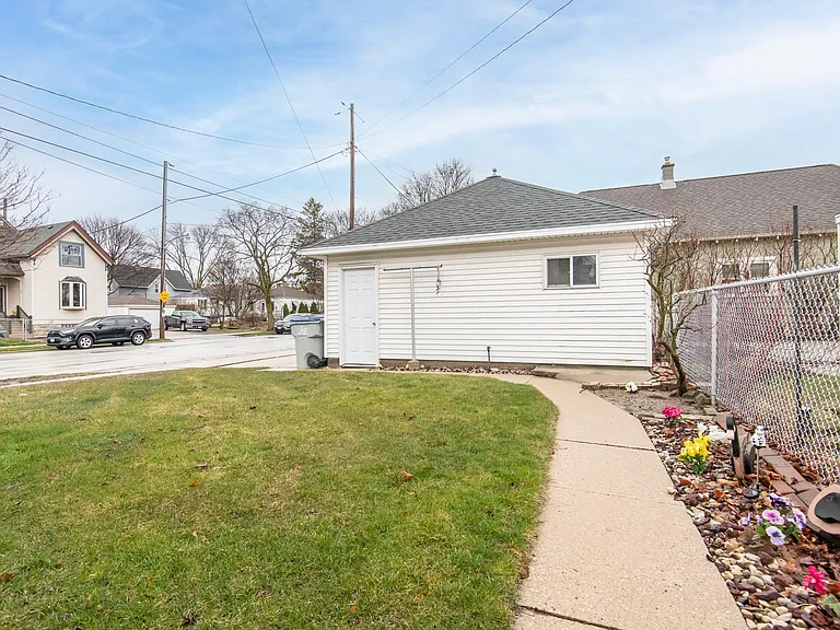 3500 S Clement Ave — Photo 37