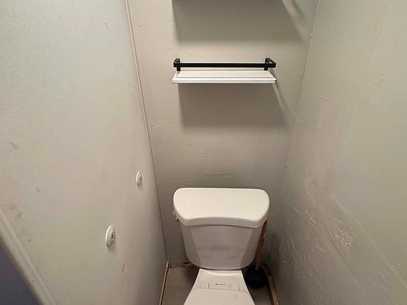 3rd image of 63 W Railroad St APT 2