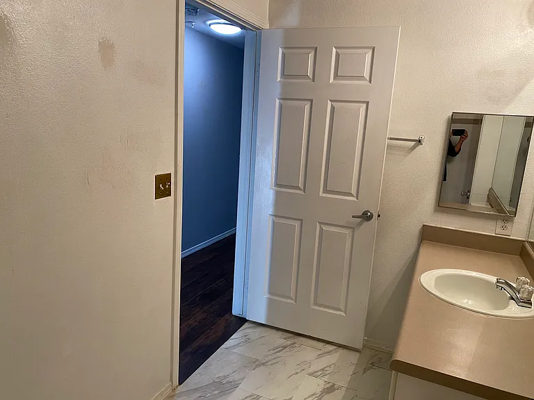 Hall full bath