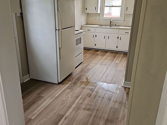 2nd image of 4705 Eastover Ave