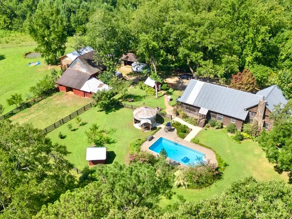 193 Wrights Mill Ln, Commerce, GA 30530