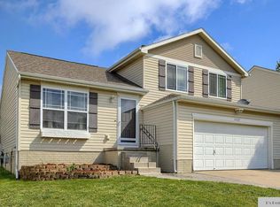 15324 Tucker St, Bennington, NE 68007
