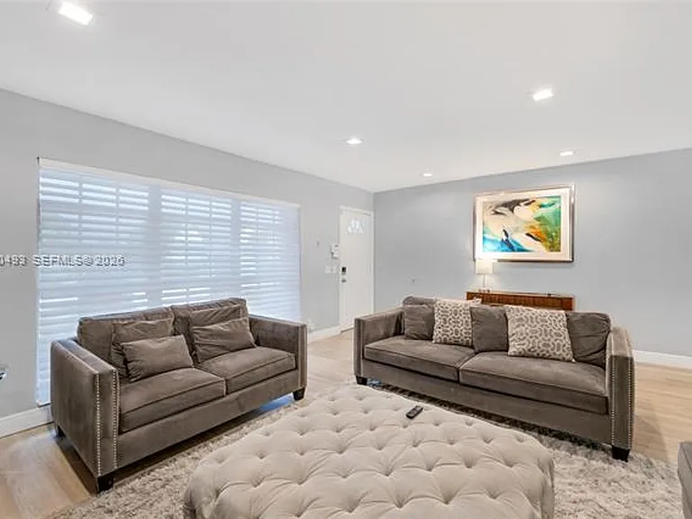 7711 Coquina Dr — Photo 33