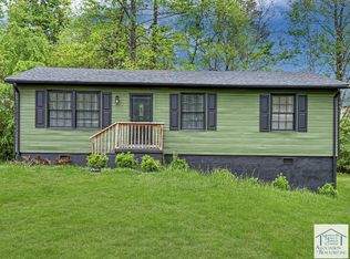 110 Valentine Ct, Martinsville, VA 24112
