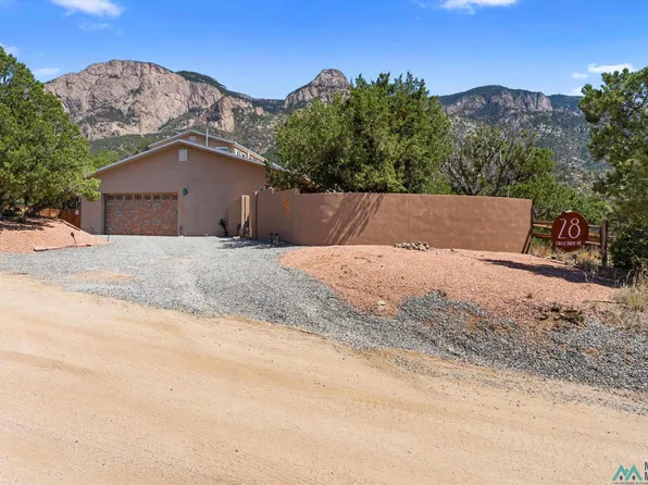 28 Circle Dr NE, Albuquerque, NM 87122