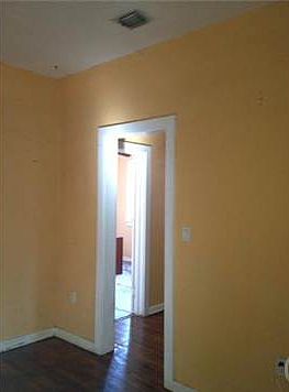 4th image of 943 39th St