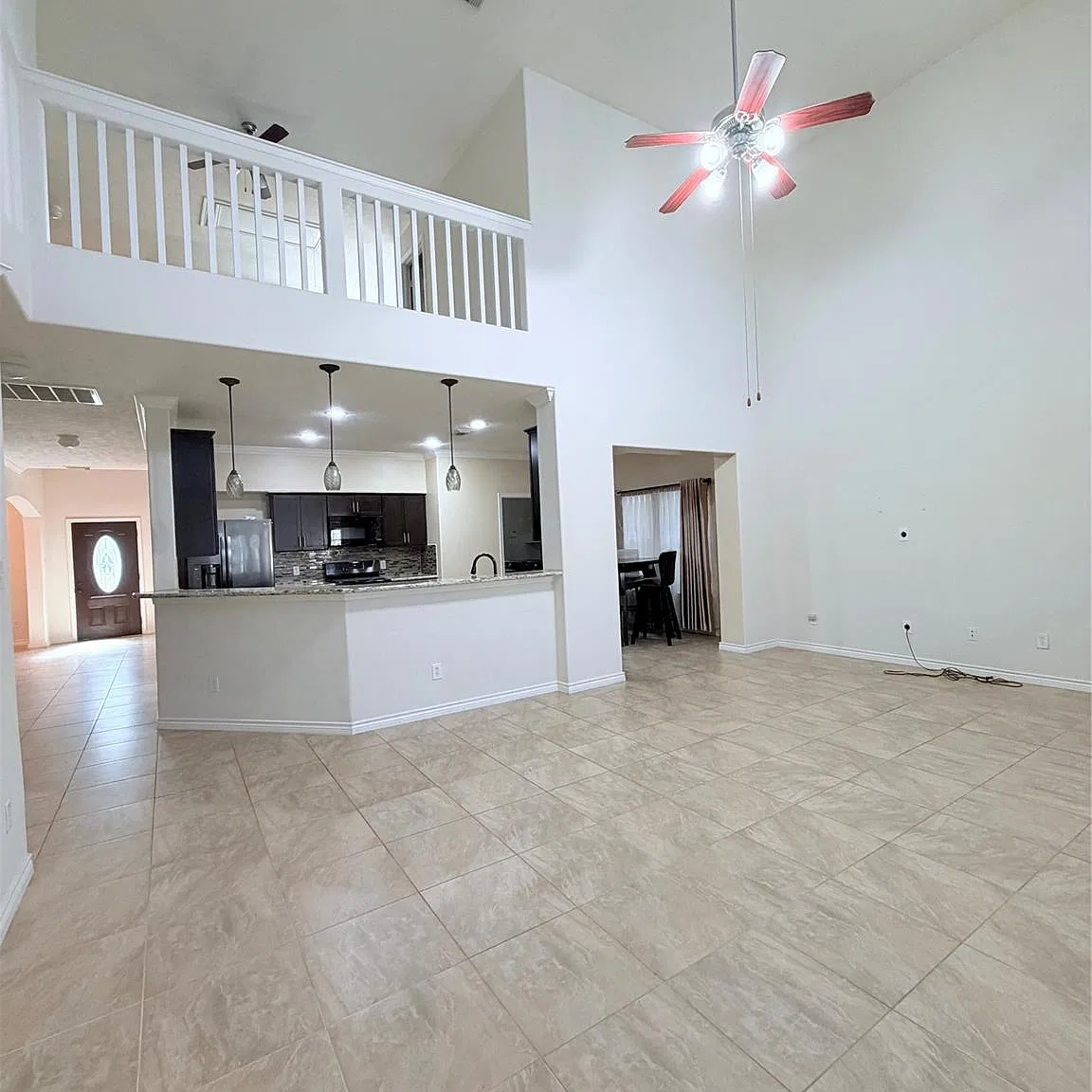 4 bed, 2.5 bath, 2506 sqft, $2,450 — Photo 4