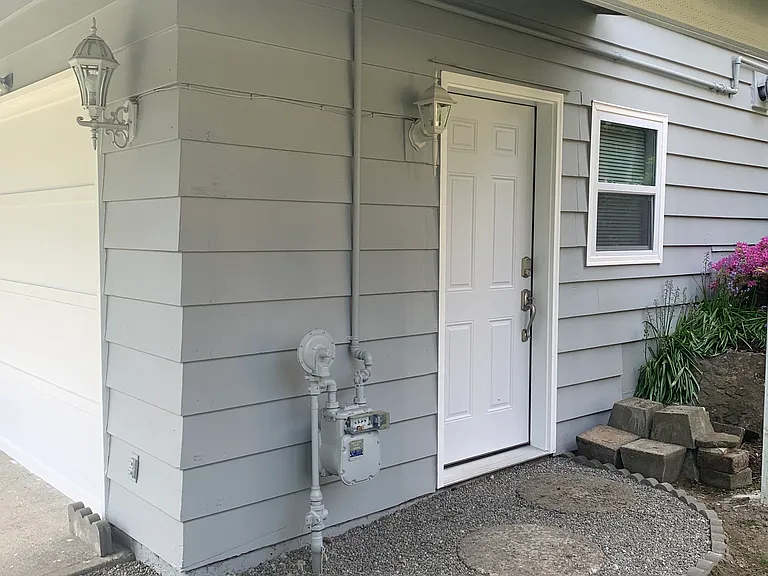 1047 151st Ave SE — Photo 1