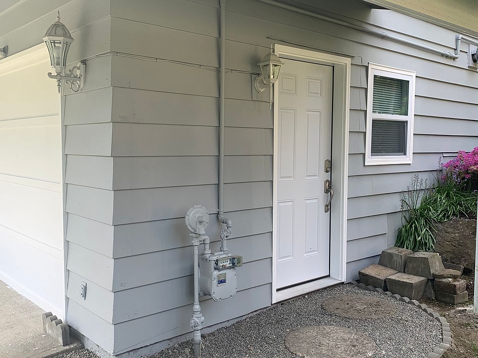 1st image of 1047 151st Ave SE
