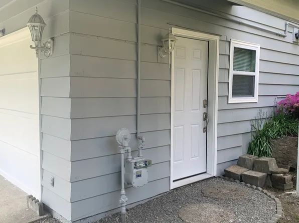 1047 151st Ave SE, Bellevue, WA 98007