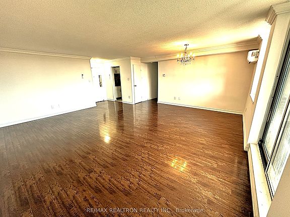 5th image of 80 Inverlochy Blvd #504