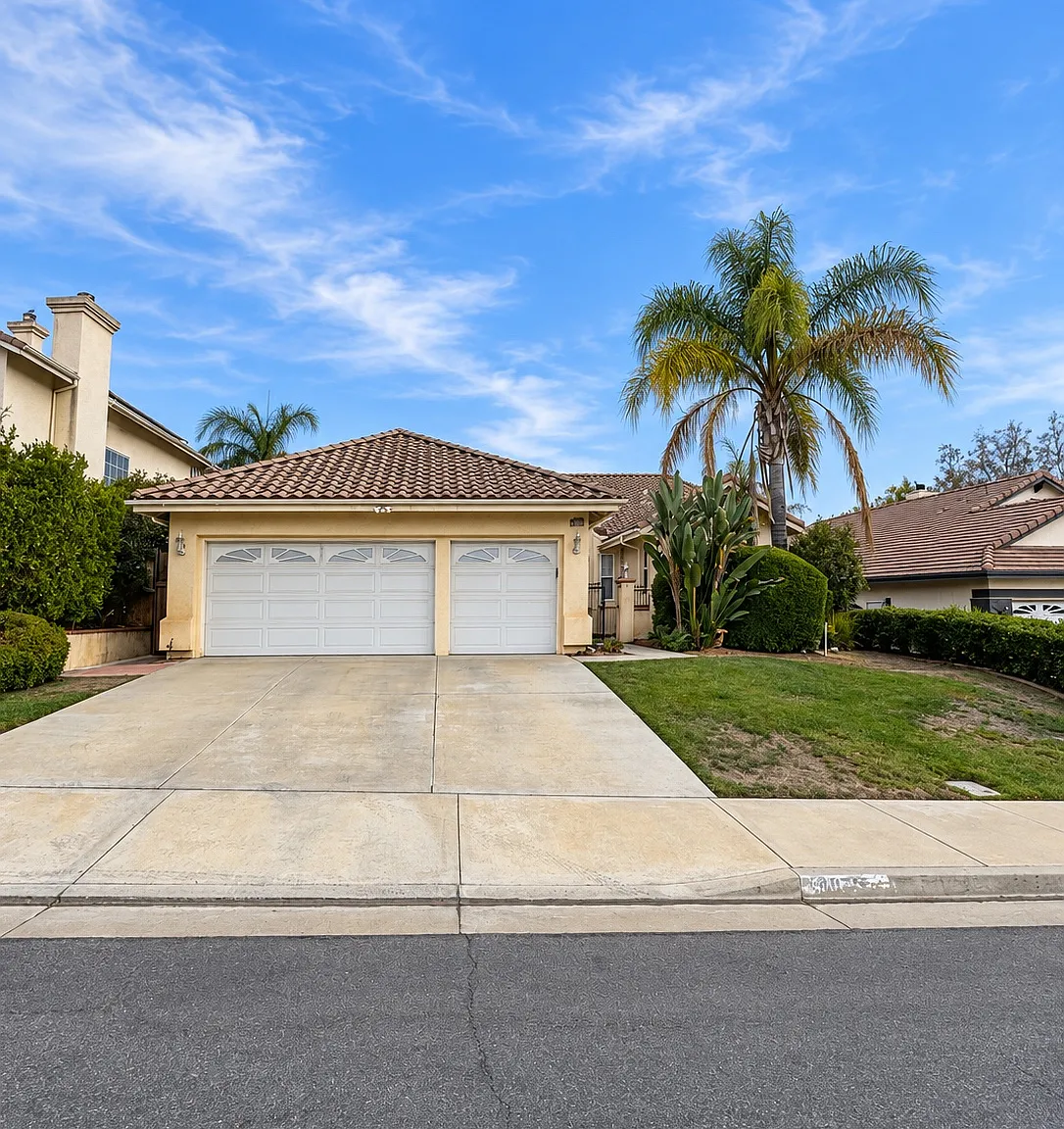5 bed, 3411 sqft, $4,200 — Photo 1