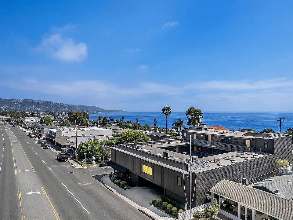 Front of the building- beach side of PCH