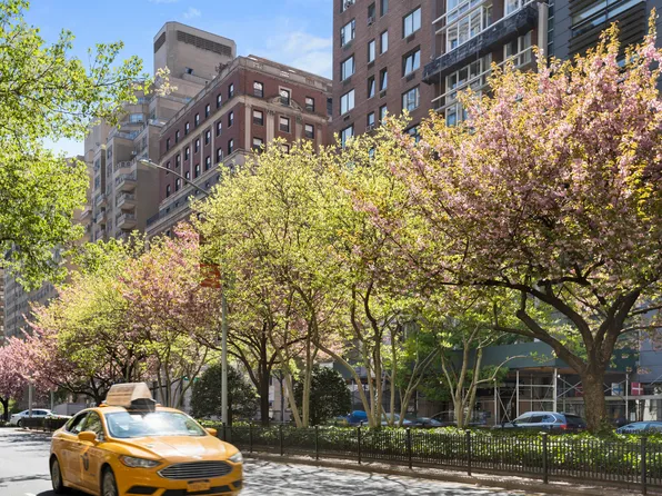 71 Park Avenue 3B image 14 of 14