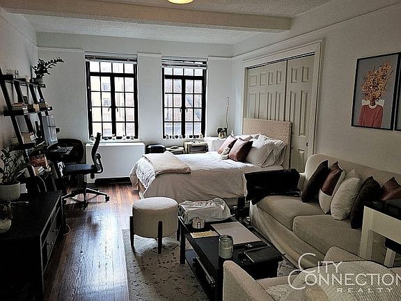 4th image of 320 E 42nd St APT 713
