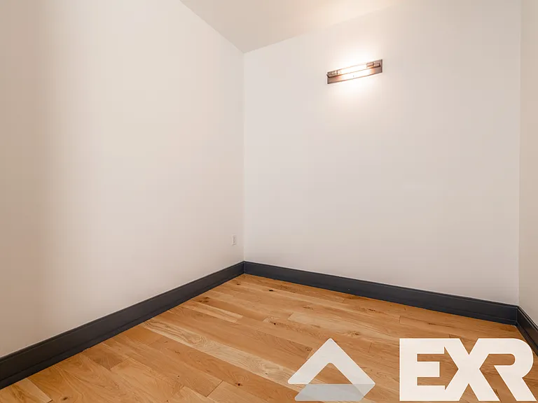 10 Montieth St #410 — Photo 3