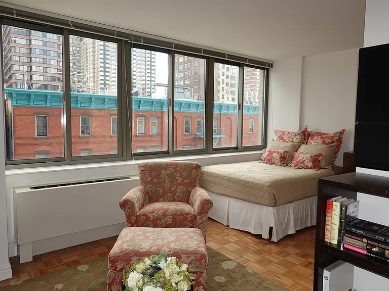 1500 Lexington Ave #11F — Photo 12