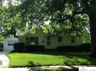 1617 Cole Creek Dr, Omaha, NE 68114