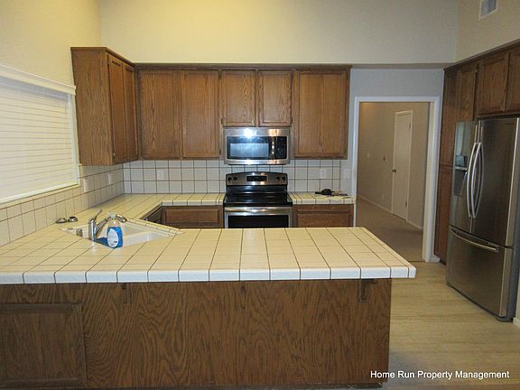 4th image of 863 Fordham Dr