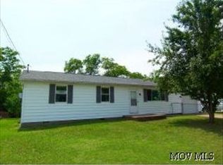 882 Pine Cir, Davisville, WV 26142