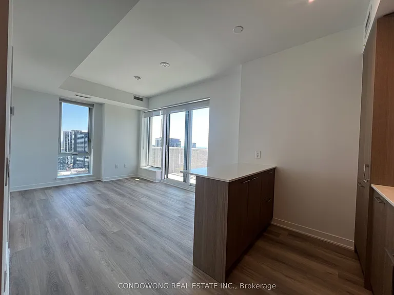 10 Oak St #2203 — Photo 2