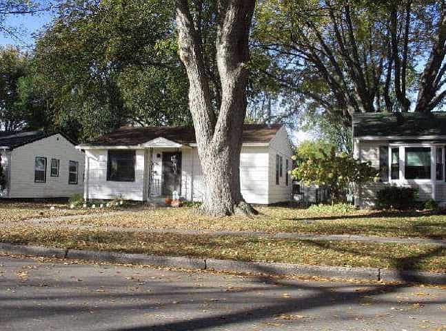 1st image of 2605 York Ave N