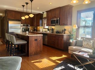 551 Grand Hl, Saint Paul, MN 55102