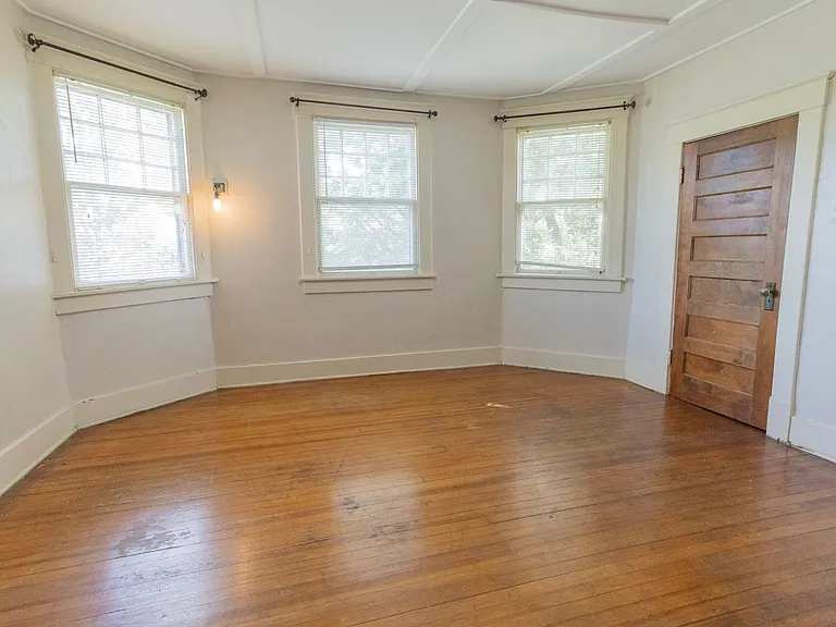 1321 Paris Rd — Photo 21