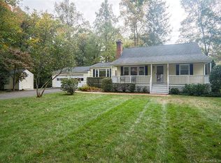 14 Peaceful Ln, Norwalk, CT 06851