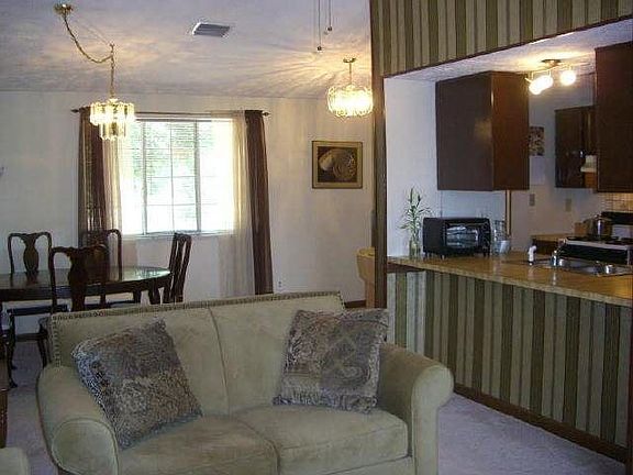 5th image of 2347 Redfield Dr