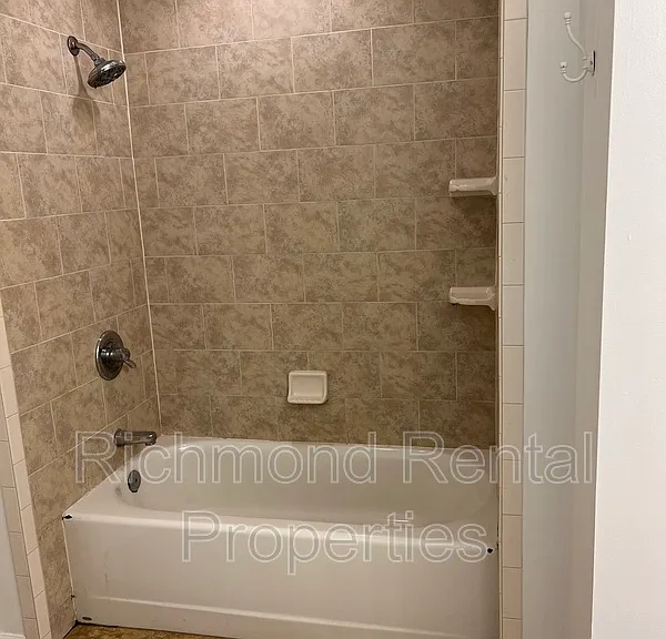 11 E Broad St #1 — Photo 11