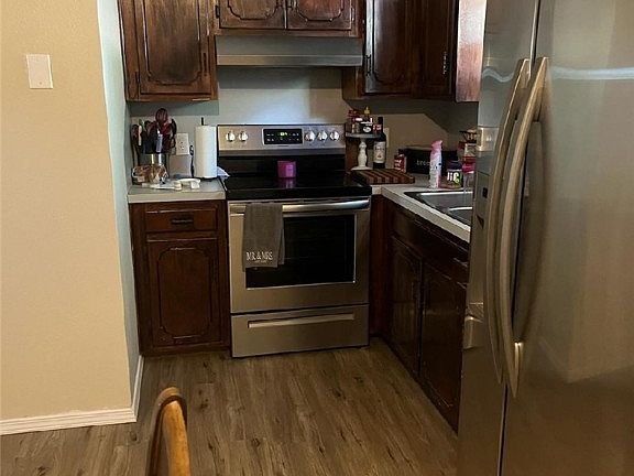 2nd image of 216 Suncrest Dr