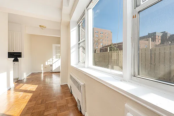 Rented by PMG Real Estate  | media 6