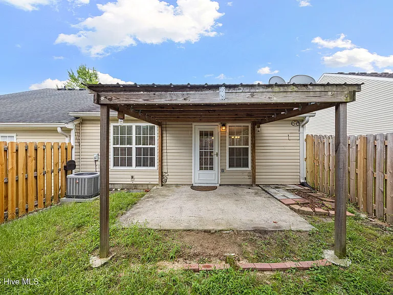 435 Northrop Pl — Photo 27