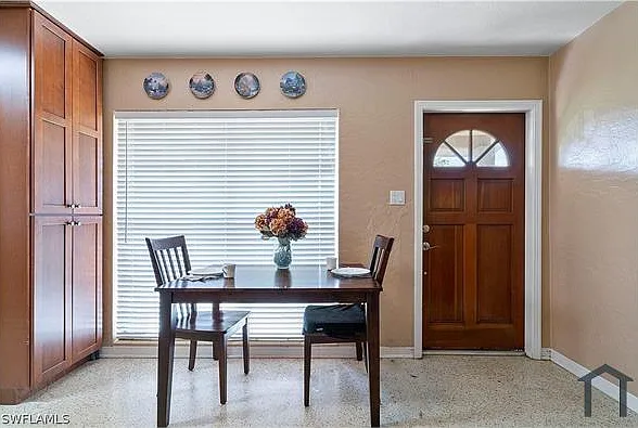 1437 Byron Rd — Photo 4