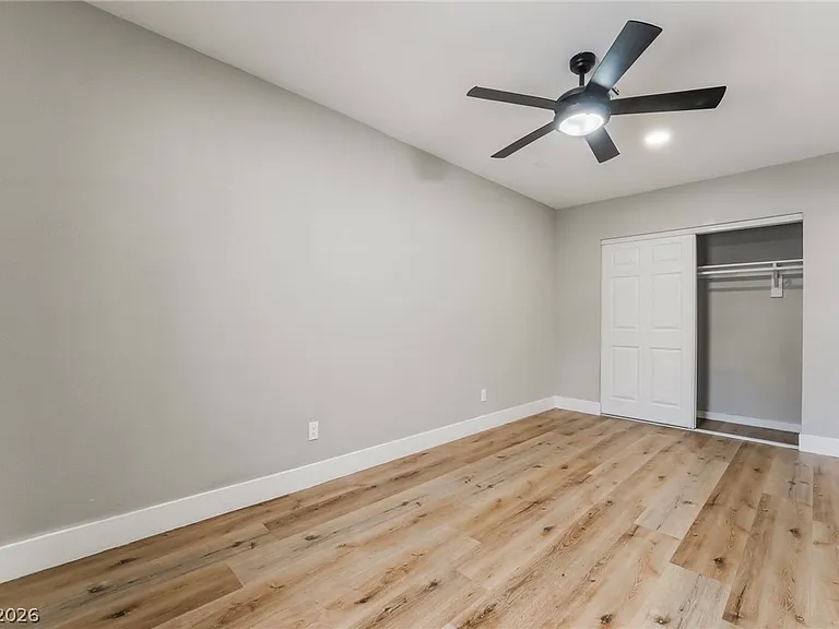 9171 W Viking Rd — Photo 23