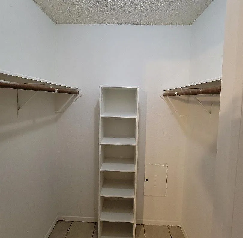2 bed, 1.5 bath, 848 sqft, $1,275 — Photo 4