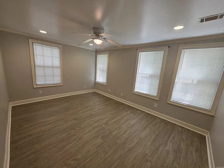 1605 S Pierce St — Photo 15