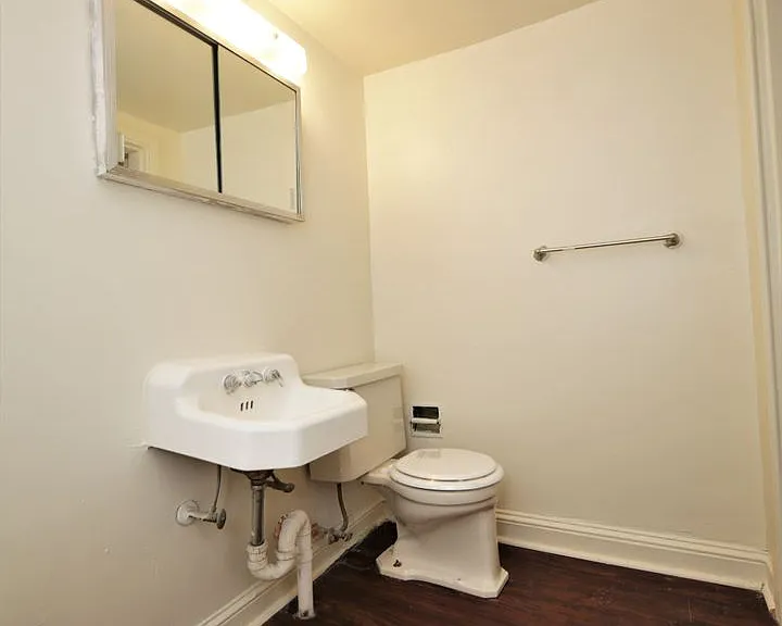 808 Cathedral St — Photo 22