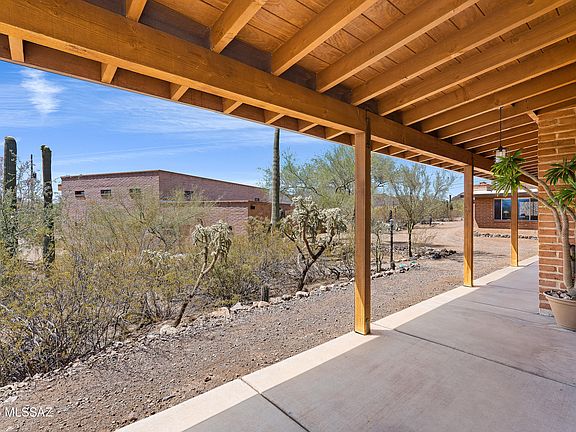 3rd image of 6891 N Camino Verde