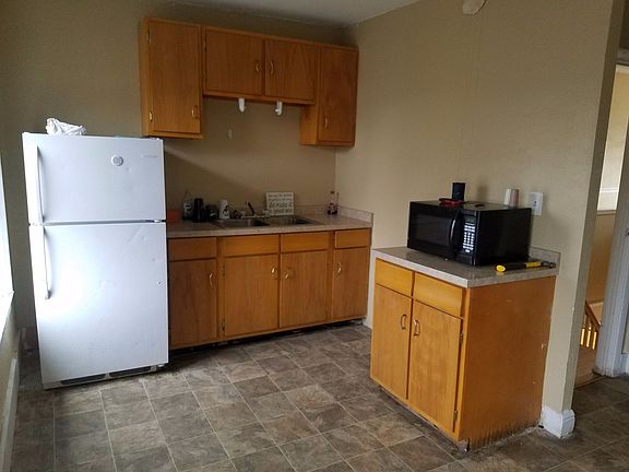 5th image of 18 W Court St #8A