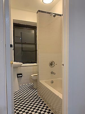 5th image of 508 W 29th St APT 17