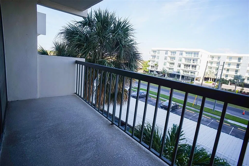 2 bed, 2.0 bath, 1240 sqft, $2,700 — Photo 4